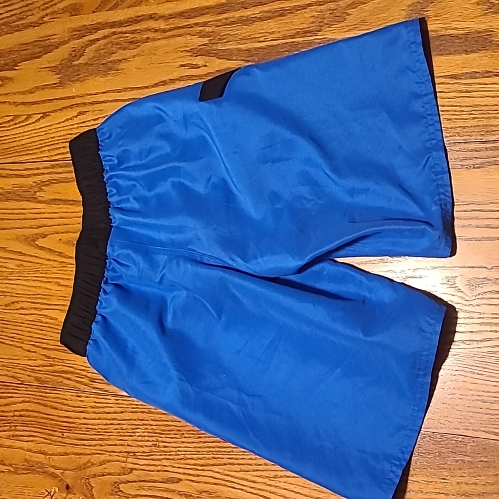 Adidas Athletic Swim Trunks - Boy's Medium - Picture 6 of 7